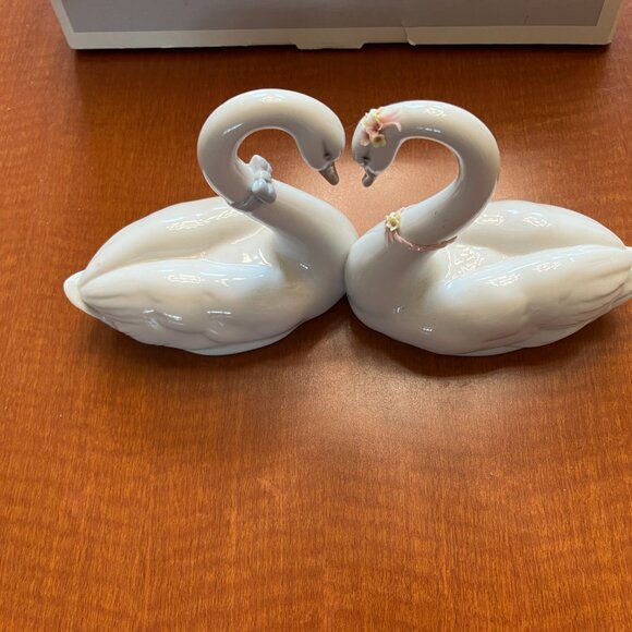 LLADRO ENDLESS LOVE FIGURINE #06585 NEW IN BOX MADE IN SPAIN - Picture 4 of 15